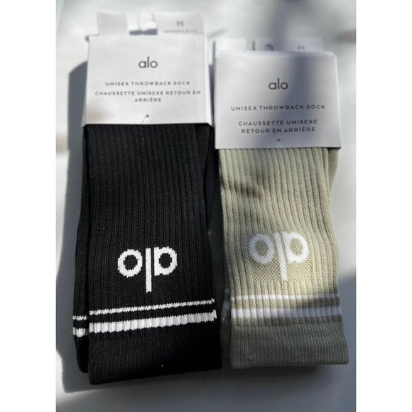 Accessories - AlO Yoga Unisex Throwback Socks -2 Pairs- Size Medium NWT